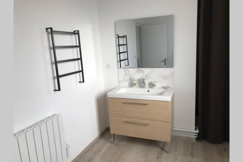Duplex Agreable Et Spacieux 3 Chb Dont 1 Communicante Vendeville Εξωτερικό φωτογραφία